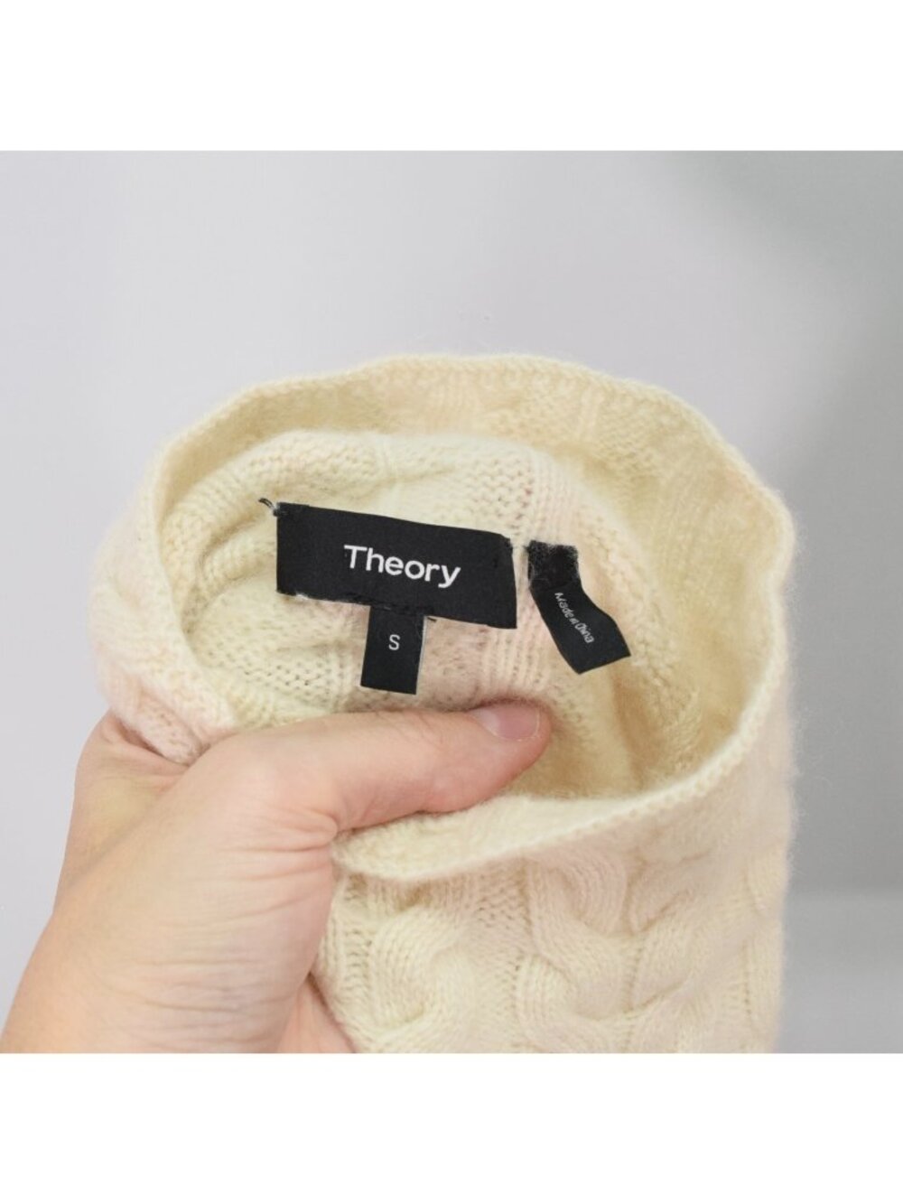 Theory 100% Cashmere Soft Cable Knit Bell Sleeve Turtleneck - Picture 6 of 7
